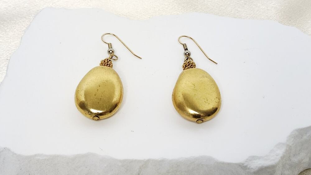 Vintage Gold Tone Puffed Teardrop Dangle Earrings 1960s Retro Egg Drop 2"